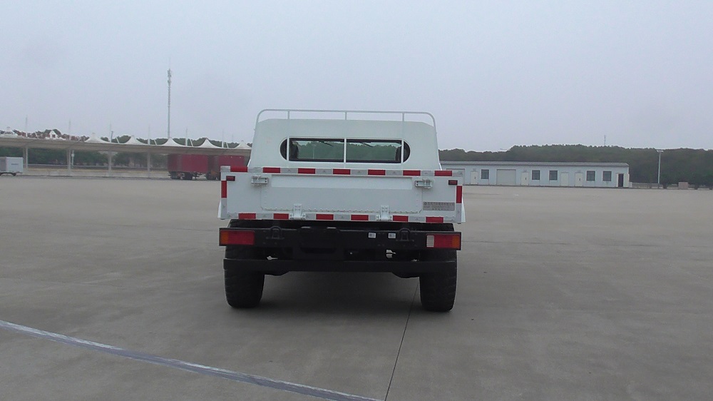 EQ2063MYY6D型越野载货汽车